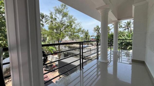 Silver Oaks Flat Sc Golf Links Road Kowdiar Thiruvananthapuram By Probity Ventures エクステリア 写真